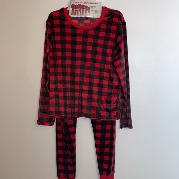 NWT Family Matching pajamas Mom Size Small Color Plaid Red & Black - Picture 2 of 8